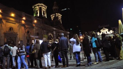   Largas filas nocturnas para despedir a Patricio Aylwin 