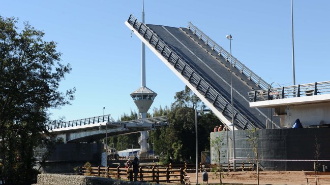 Estudio encargado por el MOP recomendó demoler brazos de puente Cau Cau