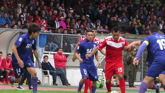 Deportes Valdivia derrotó a Santa Cruz y es líder de Segunda División a falta de una fecha Deportes Valdivia derrotó a Santa Cruz y es líder de Segunda División a falta de una fecha