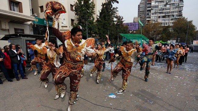 Carnaval ciudadano se toma Santiago con música y teatro Carnaval ciudadano se toma Santiago con música y teatro