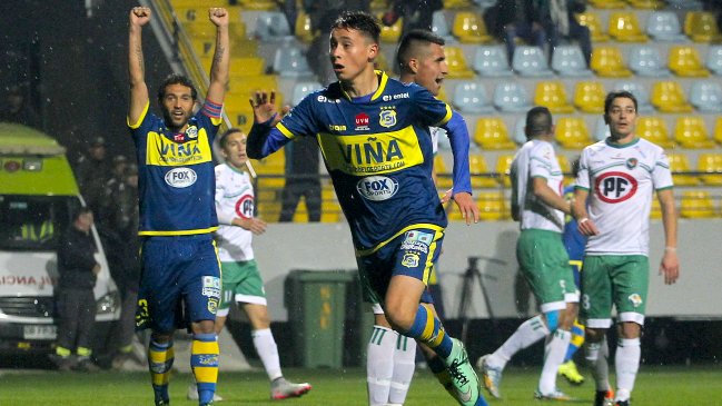 Everton quedó a un paso de ascender tras superar a Deportes Puerto Montt en Viña del Mar Everton quedó a un paso de ascender tras superar a Deportes Puerto Montt en Viña del Mar