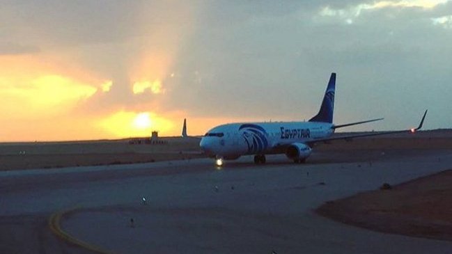 Avión con 69 personas a bordo desapareció de los radares Avión con 69 personas a bordo desapareció de los radares