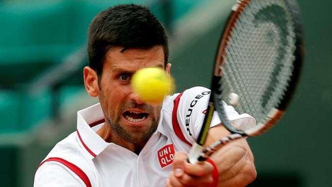 Djokovic avanzó con autoridad a la tercera ronda de Roland Garros Djokovic avanzó con autoridad a la tercera ronda de Roland Garros
