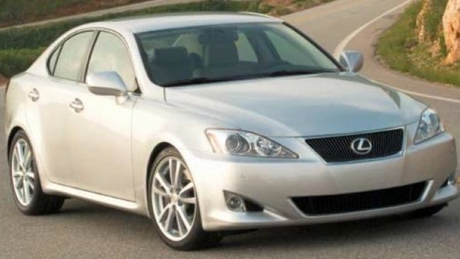 Sernac emitió alerta de seguridad en dos modelos de automóviles Lexus Sernac emitió alerta de seguridad en dos modelos de automóviles Lexus