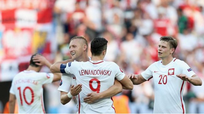 Polonia se impuso ante Irlanda del Norte en el inicio del Grupo C de la Eurocopa Polonia se impuso ante Irlanda del Norte en el inicio del Grupo C de la Eurocopa