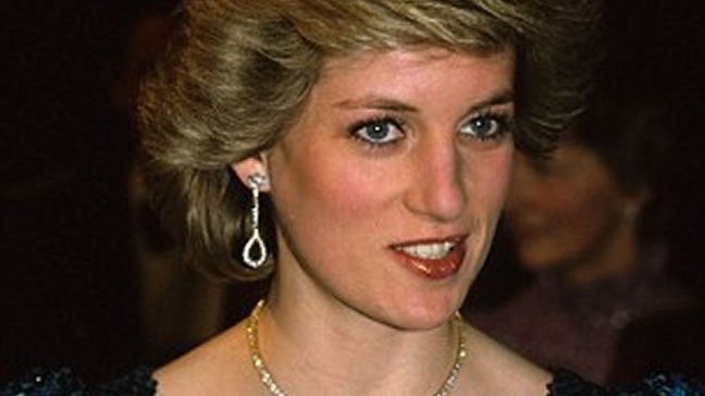 Vestido que lució Diana de Gales alcanzó los 136.000 dólares Vestido que lució Diana de Gales alcanzó los 136.000 dólares