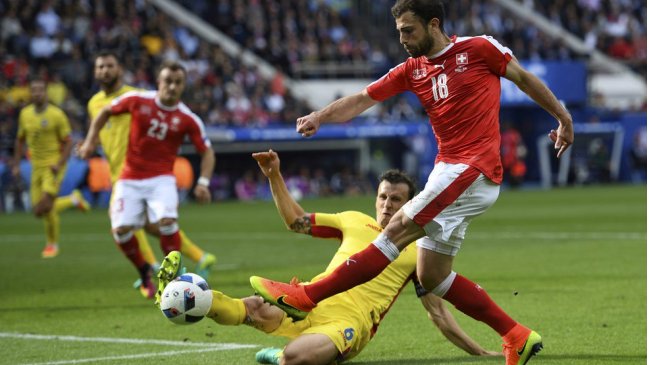 Rumania logró su primer punto al empatar con Suiza en la Eurocopa Rumania logró su primer punto al empatar con Suiza en la Eurocopa