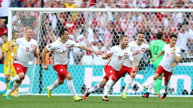 Polonia venció a Ucrania y avanzó a octavos de final Polonia venció a Ucrania y avanzó a octavos de final