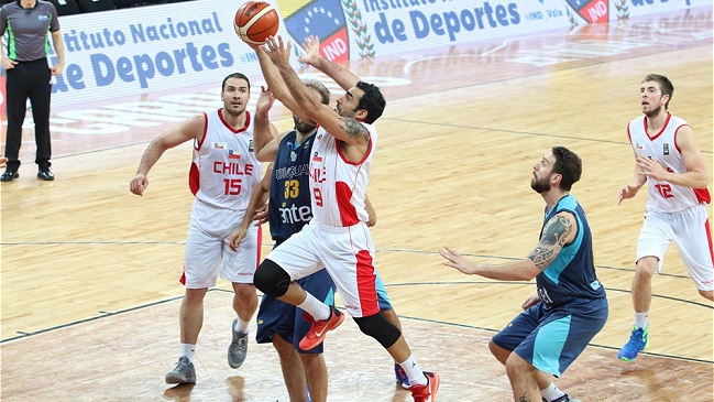 Chile perdió con Uruguay y aspira al séptimo lugar en el Sudamericano de baloncesto Chile perdió con Uruguay y aspira al séptimo lugar en el Sudamericano de baloncesto