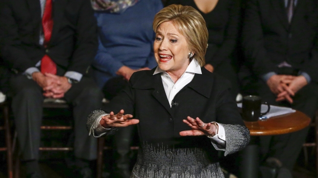 Hillary Clinton declaró más de tres horas ante el FBI por uso de correo privado