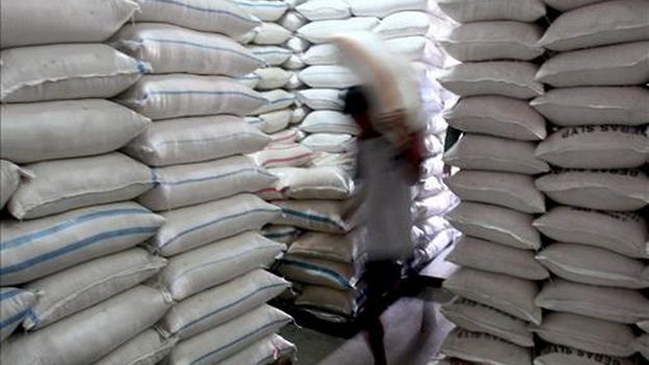 Nepal pone a la venta arroz donado tras terremoto