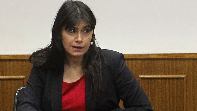 Ministra Blanco llegó a Arica tras fuga de menores desde centro del Sename