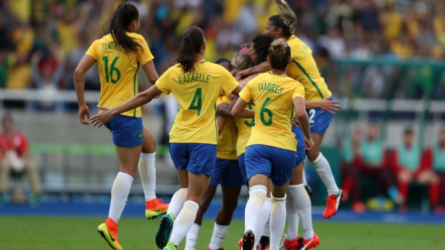 Estados Unidos y Brasil debutaron con victorias en el fútbol femenino de Río 2016 Estados Unidos y Brasil debutaron con victorias en el fútbol femenino de Río 2016