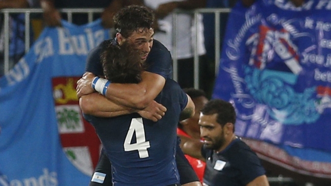 Argentina vapuleó a Brasil y chocará con Gran Bretaña en cuartos del rugby 7 de Río 2016 Argentina vapuleó a Brasil y chocará con Gran Bretaña en cuartos del rugby 7 de Río 2016