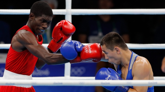 Uzbeko Dusmatov dio una clase de boxeo y se colgó el oro en la categoría minimosca Uzbeko Dusmatov dio una clase de boxeo y se colgó el oro en la categoría minimosca