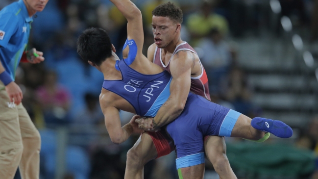 Ismael Borrero festejó el primer oro de Cuba en Río con victoria en lucha grecorromana Ismael Borrero festejó el primer oro de Cuba en Río con victoria en lucha grecorromana