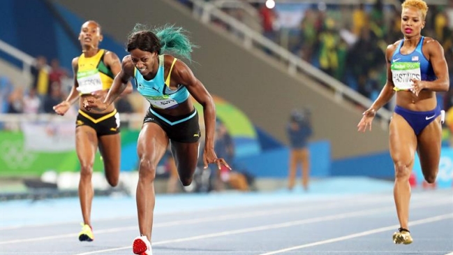 Shaunae Miller se arrojó en la meta para ganar el oro en los 400 metros Shaunae Miller se arrojó en la meta para ganar el oro en los 400 metros