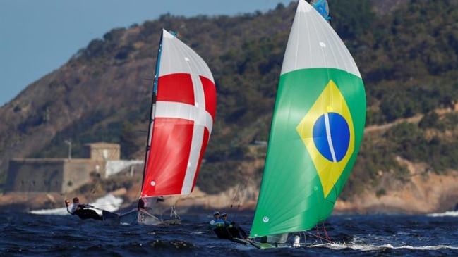 Dupla brasileña se coronó en el velerismo femenino 49er FX Dupla brasileña se coronó en el velerismo femenino 49er FX
