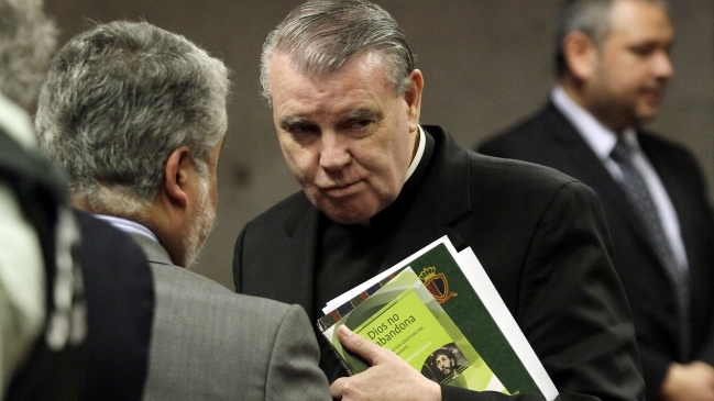 Corte frenó expulsión de Chile del sacerdote John O'Reilly Corte frenó expulsión de Chile del sacerdote John O'Reilly