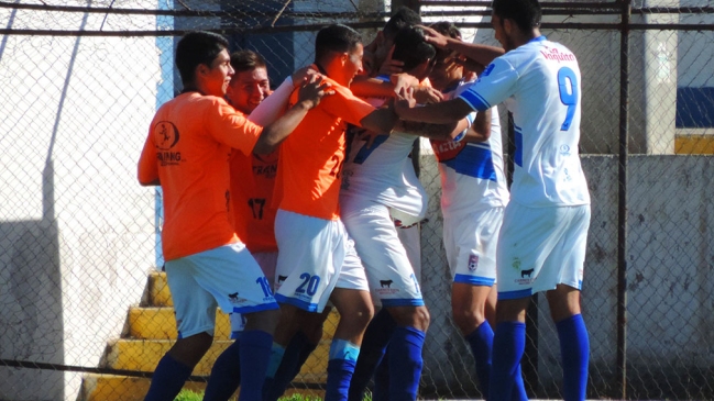 Deportes Melipilla se impuso a Trasandino y es puntero de la Segunda División Deportes Melipilla se impuso a Trasandino y es puntero de la Segunda División