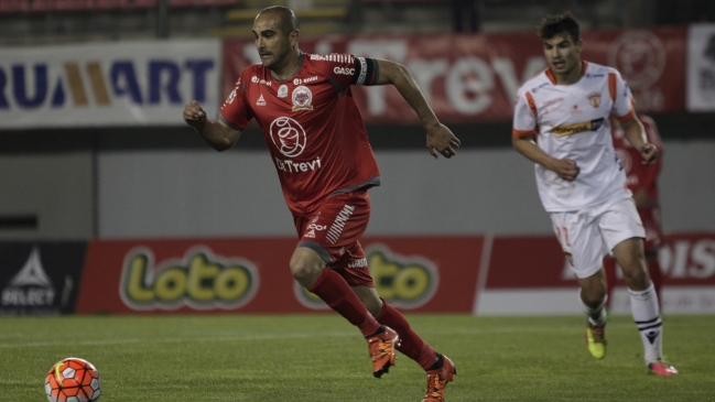 Ñublense se impuso en Chillán y complicó más a Cobreloa en la Primera B Ñublense se impuso en Chillán y complicó más a Cobreloa en la Primera B
