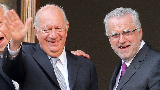 La Presidenta Bachelet reemplazó a tres ministros, pero mantuvo al comité político