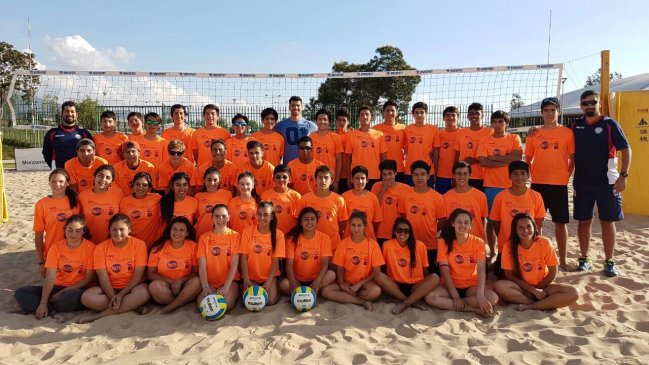 Marco Grimalt acompañó a los nuevos talentos del volley playa Marco Grimalt acompañó a los nuevos talentos del volley playa