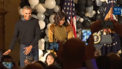   Obama y la primera dama bailan el clásico 