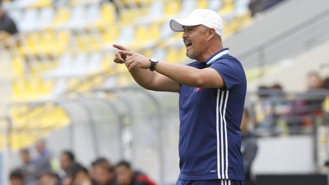 Luis Musrri confirmó regreso de Johnny Herrera para el duelo contra Deportes Iquique Luis Musrri confirmó regreso de Johnny Herrera para el duelo contra Deportes Iquique