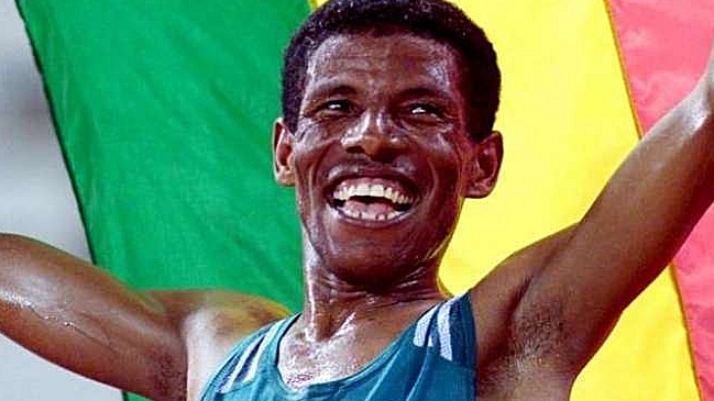 Haile Gebreselassie fue electo nuevo presidente de la Federación Etíope Haile Gebreselassie fue electo nuevo presidente de la Federación Etíope