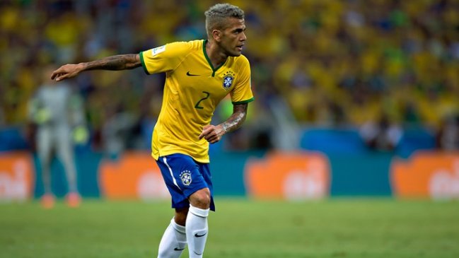 Dani Alves será el capitán de Brasil en el duelo contra Argentina Dani Alves será el capitán de Brasil en el duelo contra Argentina