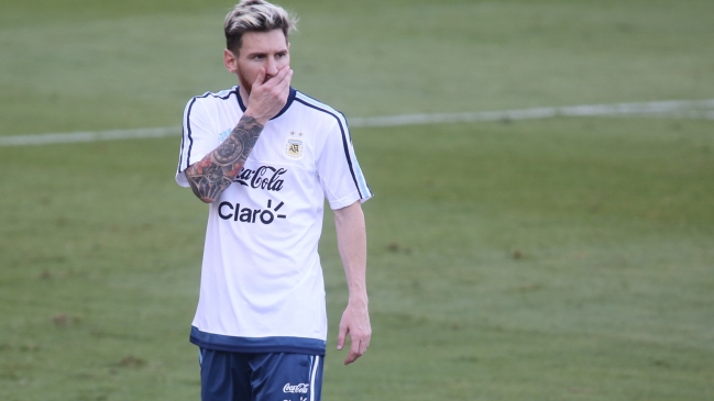 Messi realizó suave entrenamiento durante 10 minutos en Belo Horizonte Messi realizó suave entrenamiento durante 10 minutos en Belo Horizonte