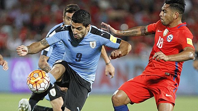 La controversial imagen de Luis Suárez tras la derrota de Uruguay ante Chile