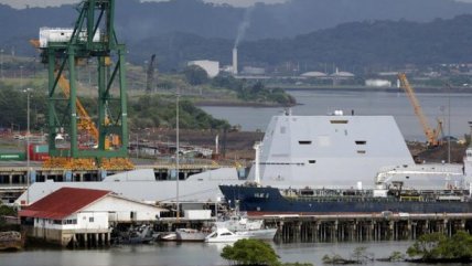   Moderno buque de guerra estadounidense sufrió avería tras cruzar el Canal de Panamá 