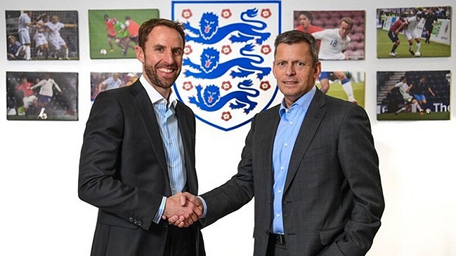 Inglaterra oficializó a Gareth Southgate como seleccionador por los próximos cuatro años Inglaterra oficializó a Gareth Southgate como seleccionador por los próximos cuatro años