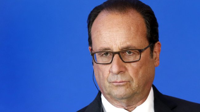 El presidente Francés François Hollande renuncia a presentarse a la reelección en 2017