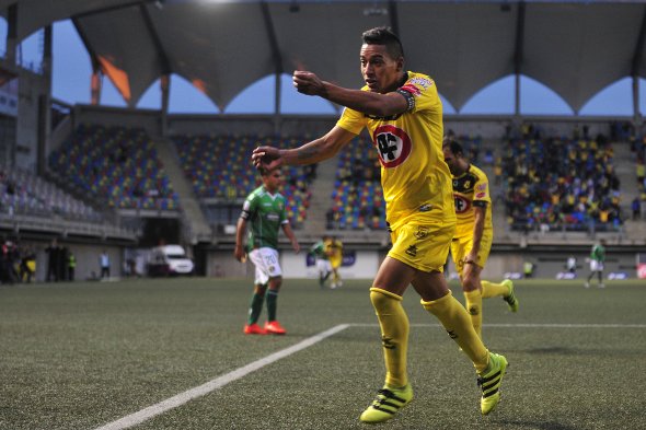 San Luis de Quillota venció por 2-1 a Audax Italiano, en el Estadio Bicentenario de La Florida, y se acercó a la Copa Sudamericana en medio de la penúltima fecha del Torneo de Apertura. San Luis de Quillota venció por 2-1 a Audax Italiano, en el Estadio Bicentenario de La Florida, y se acercó a la Copa Sudamericana en medio de la penúltima fecha del Torneo de Apertura.