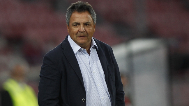 Víctor Hugo Castañeda: Mantengo mi discurso, es poco serio jugar con juveniles Víctor Hugo Castañeda: Mantengo mi discurso, es poco serio jugar con juveniles