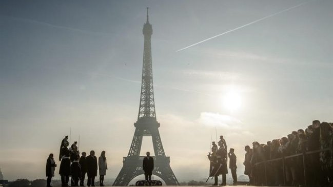 La torre Eiffel cierra al público por segundo día consecutivo por huelga La torre Eiffel cierra al público por segundo día consecutivo por huelga