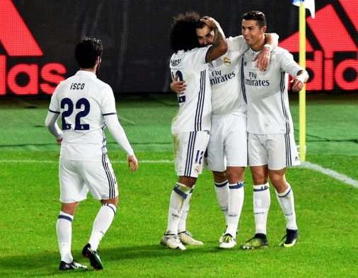 Real Madrid venció por 4-2 a Kashima Antlers y se alzó como campeón de la edición 2016 del Mundial de Clubes de la FIFA. El duelo final se disputó en el Estadio Internacional de Yokohama en Japón. Real Madrid venció por 4-2 a Kashima Antlers y se alzó como campeón de la edición 2016 del Mundial de Clubes de la FIFA. El duelo final se disputó en el Estadio Internacional de Yokohama en Japón.
