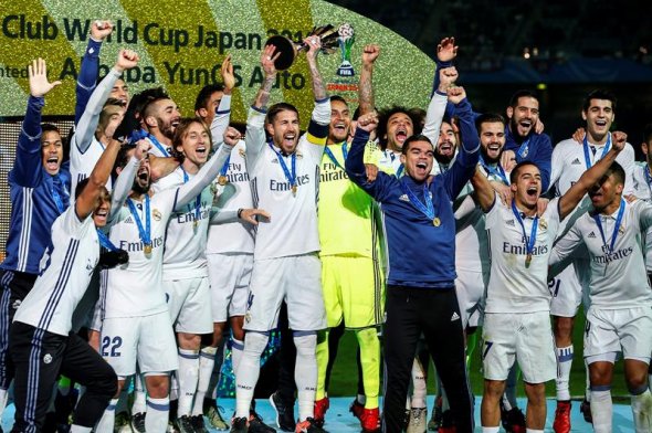 Real Madrid venció por 4-2 a Kashima Antlers y se alzó como campeón de la edición 2016 del Mundial de Clubes de la FIFA. El duelo final se disputó en el Estadio Internacional de Yokohama en Japón. Real Madrid venció por 4-2 a Kashima Antlers y se alzó como campeón de la edición 2016 del Mundial de Clubes de la FIFA. El duelo final se disputó en el Estadio Internacional de Yokohama en Japón.