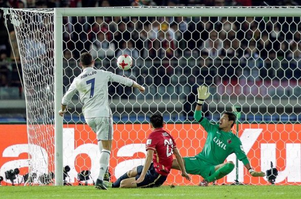 Real Madrid venció por 4-2 a Kashima Antlers y se alzó como campeón de la edición 2016 del Mundial de Clubes de la FIFA. El duelo final se disputó en el Estadio Internacional de Yokohama en Japón. Real Madrid venció por 4-2 a Kashima Antlers y se alzó como campeón de la edición 2016 del Mundial de Clubes de la FIFA. El duelo final se disputó en el Estadio Internacional de Yokohama en Japón.