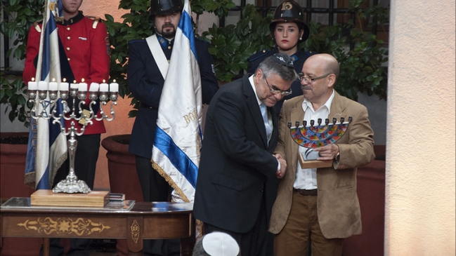 Comunidad judía distinguió a Rolando Jiménez por lucha contra discriminación