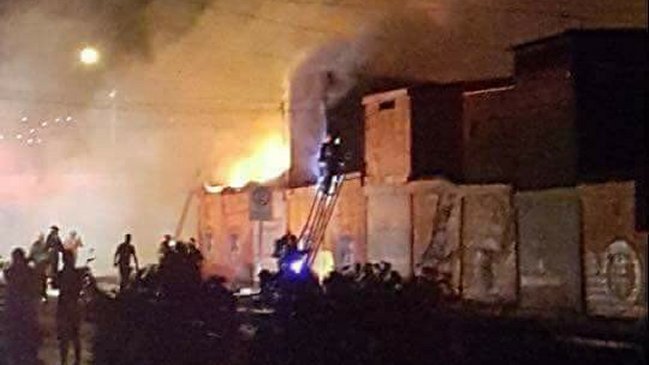 Incendio afectó a siete locales de la Vega de Antofagasta Incendio afectó a siete locales de la Vega de Antofagasta