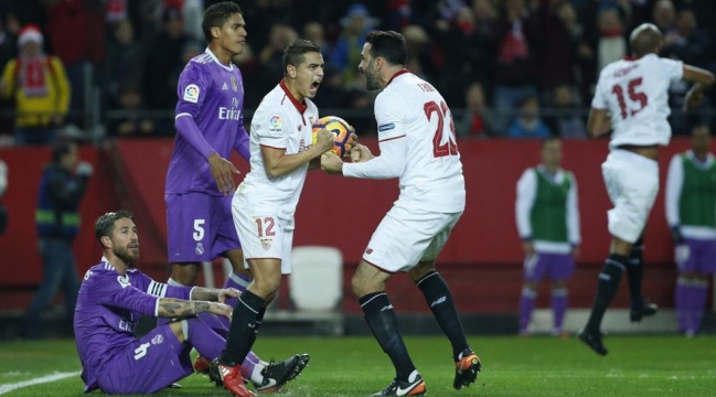Sevilla ganó en los descuentos y le quitó el invicto a Real Madrid Sevilla ganó en los descuentos y le quitó el invicto a Real Madrid