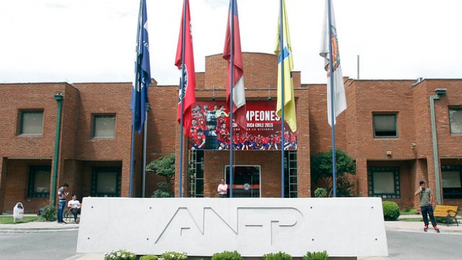 ANFP suspendió pleito entre Colchagua y Deportes Santa Cruz a causa de los incendios ANFP suspendió pleito entre Colchagua y Deportes Santa Cruz a causa de los incendios