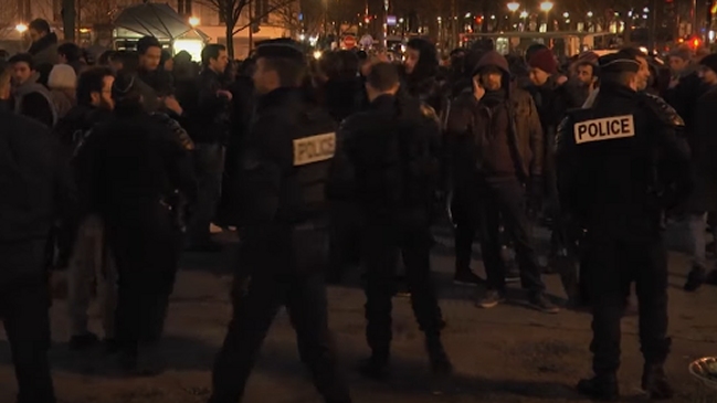 Nueva noche de disturbios en la periferia de París dejó 25 detenidos