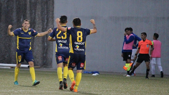 Barnechea venció a San Antonio Unido y sigue firme al tope de la Segunda División Barnechea venció a San Antonio Unido y sigue firme al tope de la Segunda División