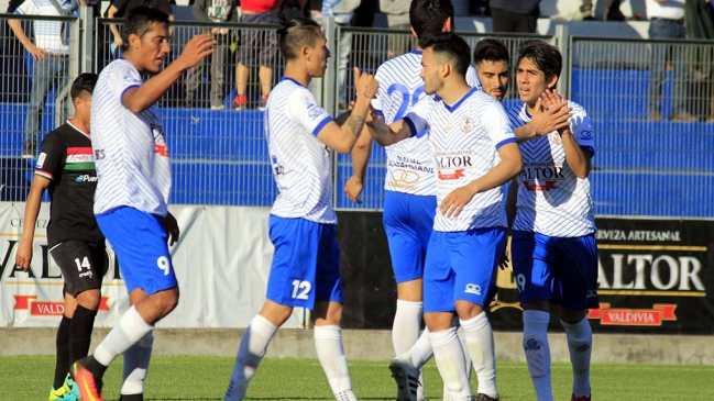 Naval y Deportes Santa Cruz repartieron puntos en la Segunda División Naval y Deportes Santa Cruz repartieron puntos en la Segunda División