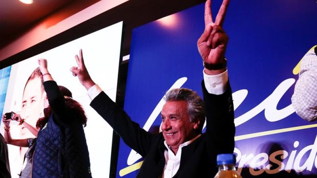 Elecciones en Ecuador se definirán en segunda vuelta, según datos parciales Elecciones en Ecuador se definirán en segunda vuelta, según datos parciales